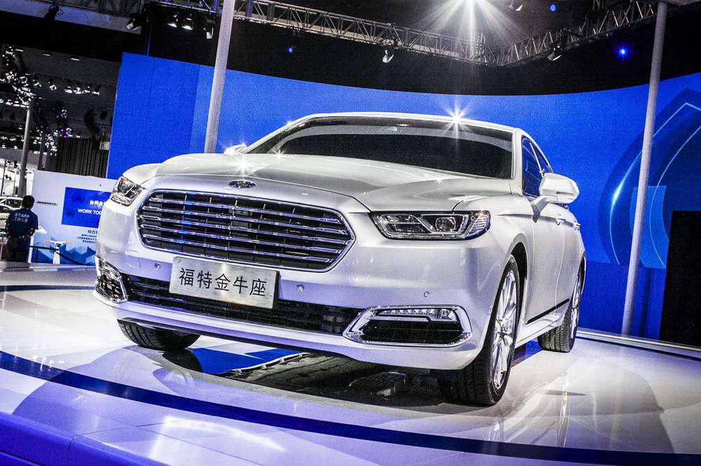 Ford Taurus обновился для Китая