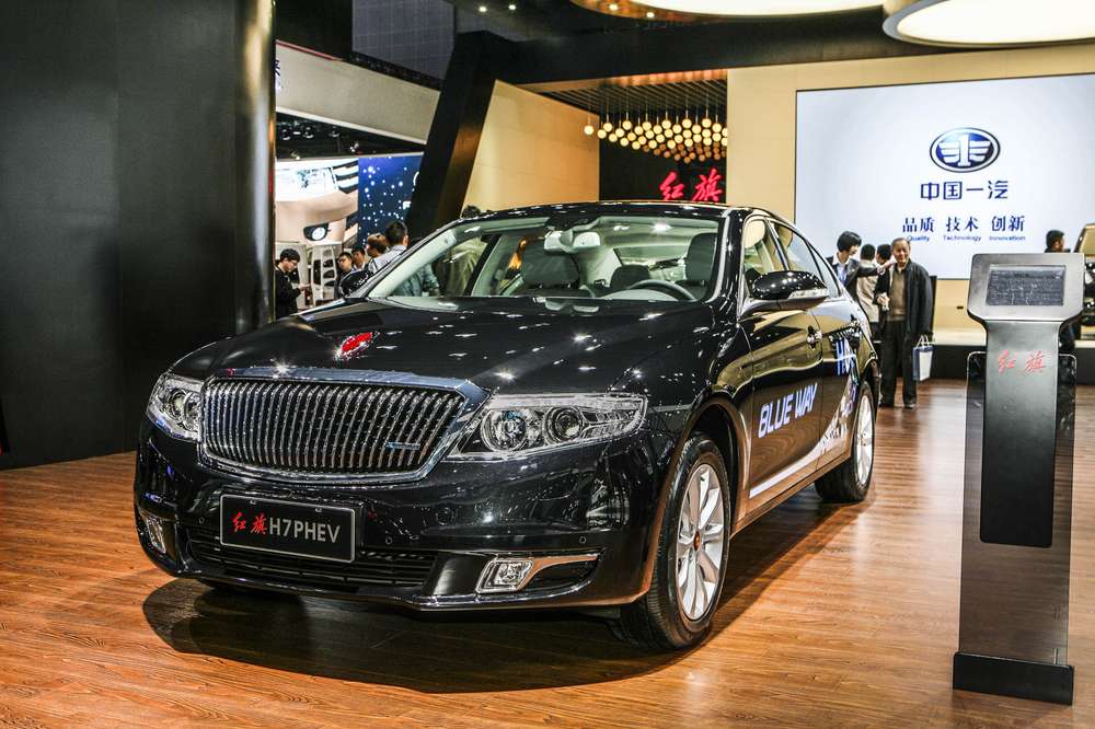 В Шанхай приехал экологически чистый Hongqi H7 PHEV