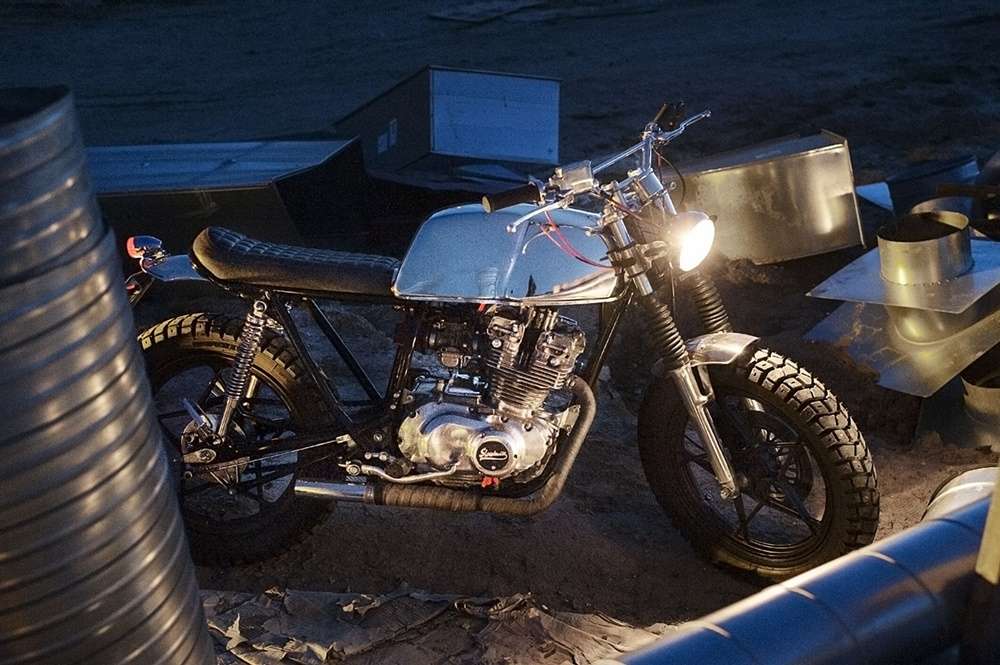 Suzuki GS300: городской трекер от Slowbuilt