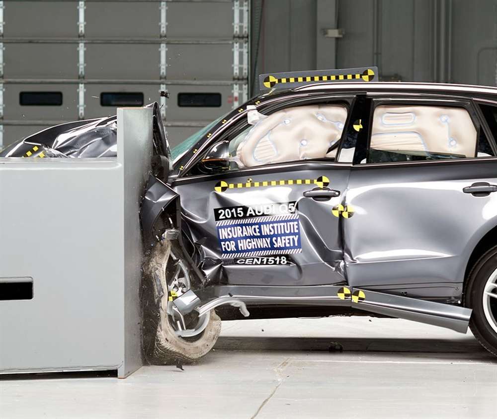 Audi Q5 стал отличником в краш-тесте IIHS