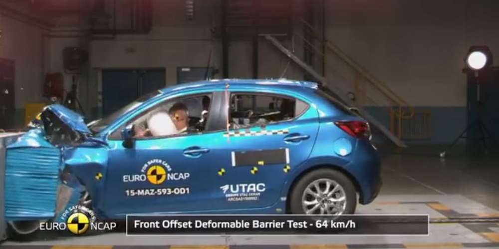 Mazda2 – четырехзвездочное авто