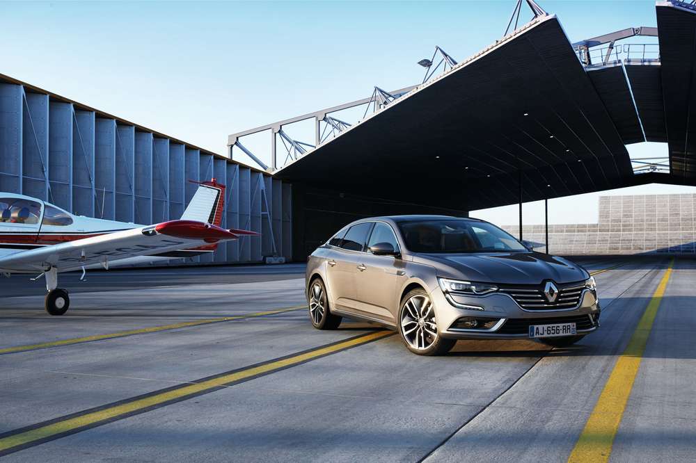 Renault провела виртуальную премьеру своего Талисмана