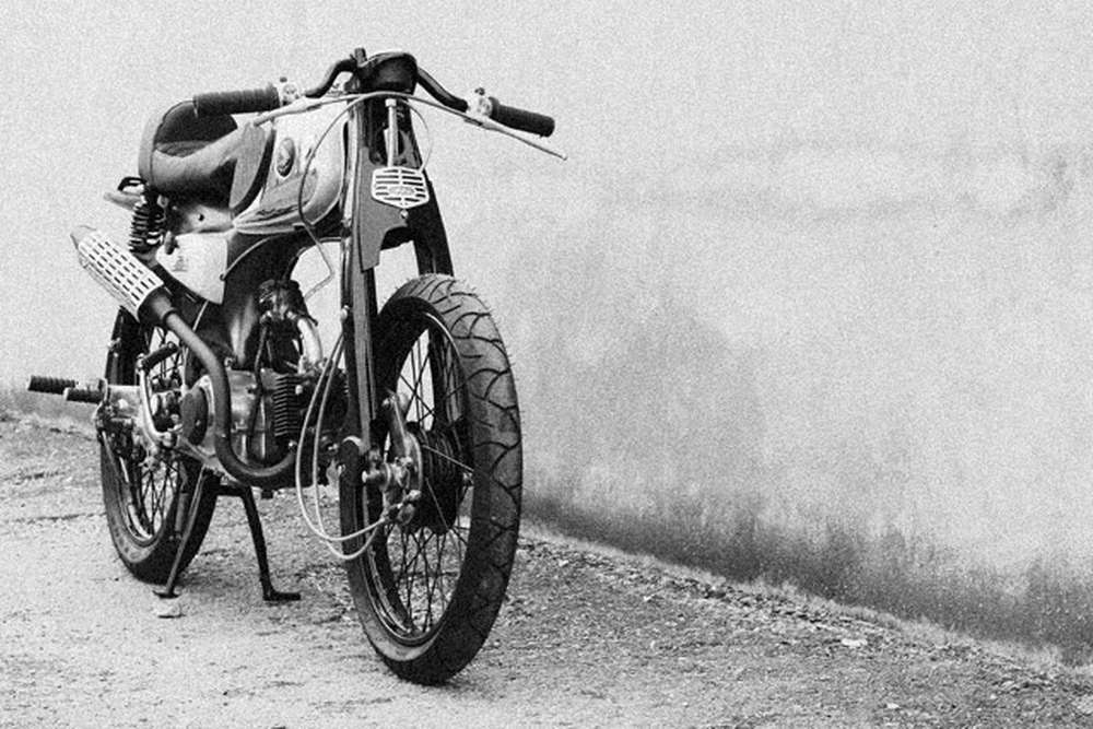 Кастом Honda C110 Jolie laide от Dauphine-Lamark