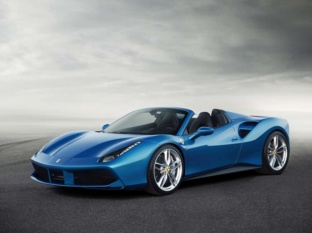 Компания Ferrari сняла гриф секретности с 670-сильного родстера 488 Spider