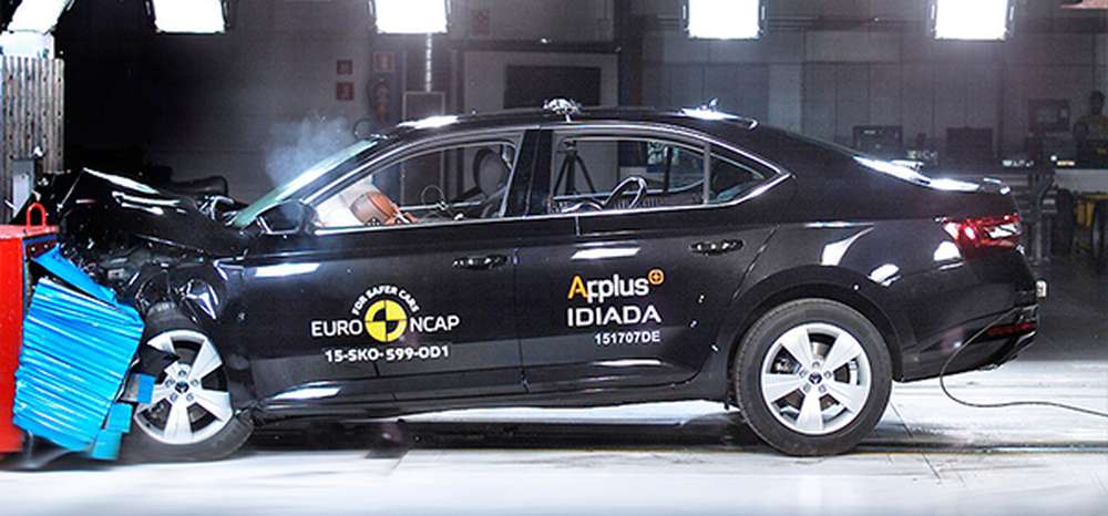 Skoda Superb стала отличницей в краш-тесте