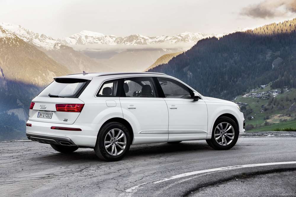 Audi показала самый доступный кроссовер Q7
