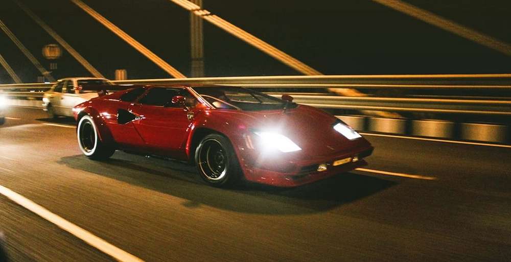 Реплику суперкара Lamborghini Countach сфотографировали в Индии