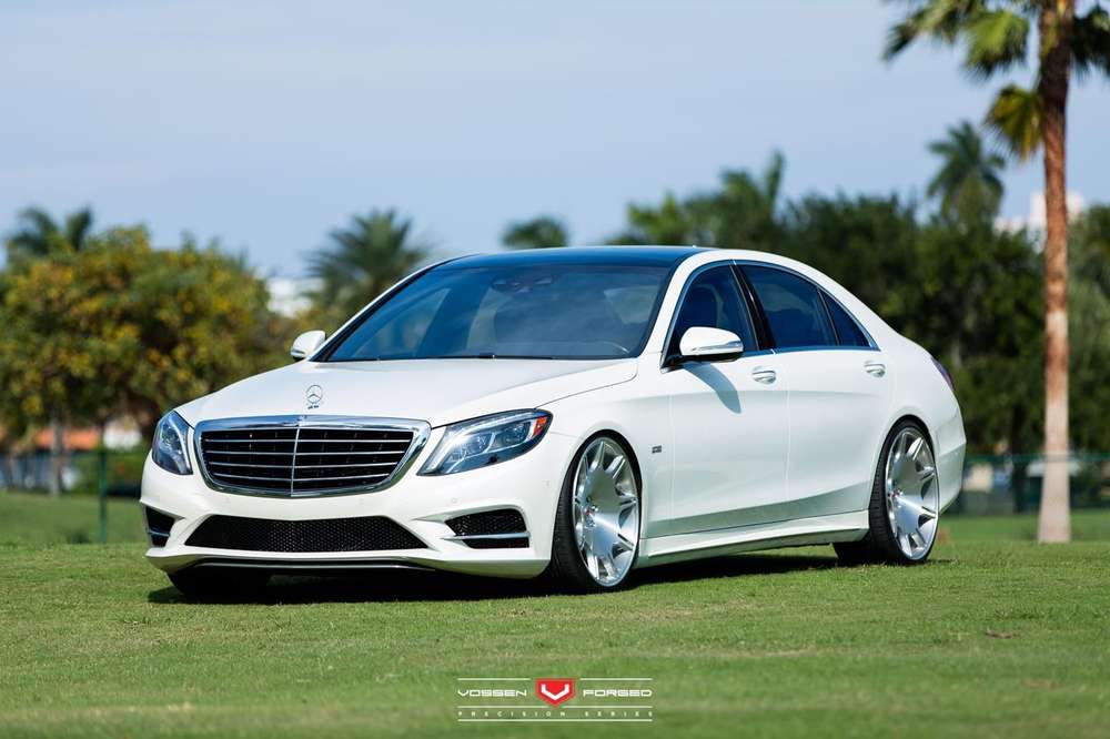 Яркий RENNtech Mercedes S550 с новыми колесами от Vossen Wheels