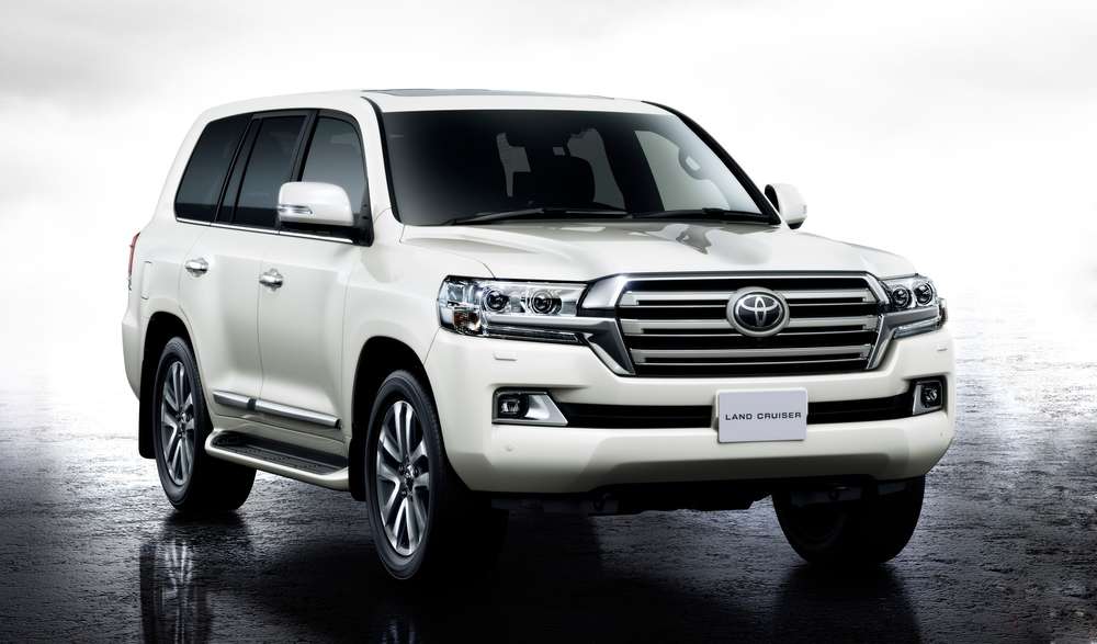 Toyota показала свой обновленный Land Cruiser 200
