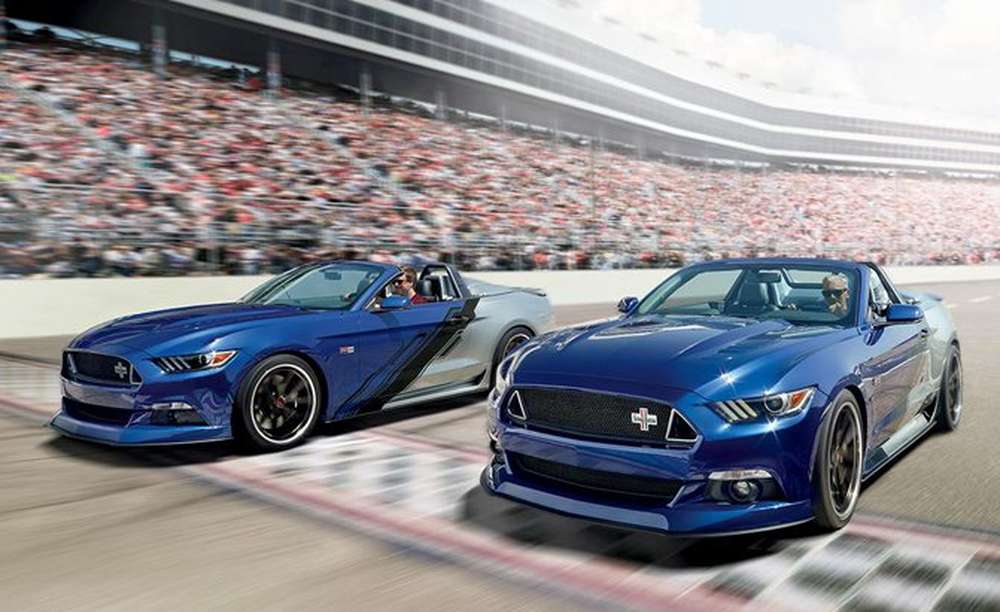 Mustang подарит Санта-Клаусу полноприводный Ford Mustang Convertible