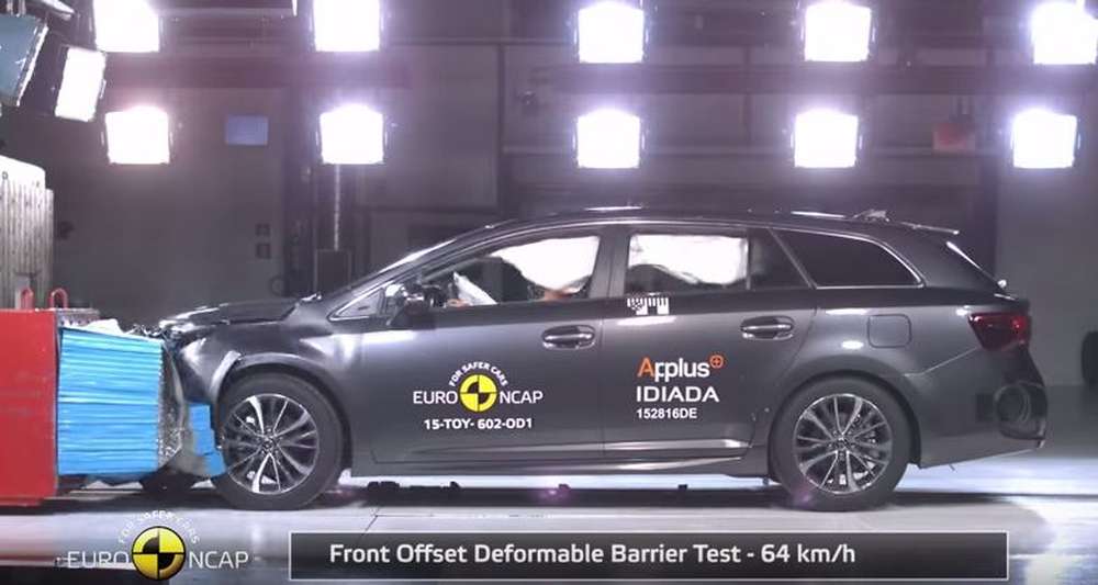 Euro NCAP вручили пять звезд универсалу Toyota Avensis