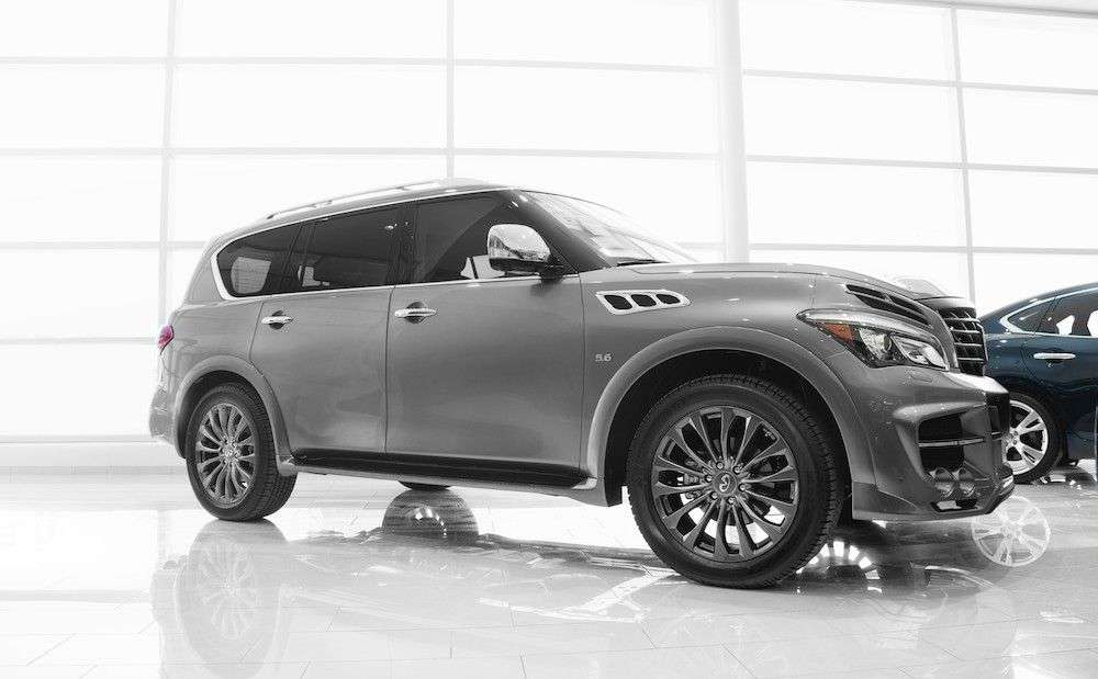 Кроссовер Infiniti QX80 в цвете Graphite Shadow от Larte Design