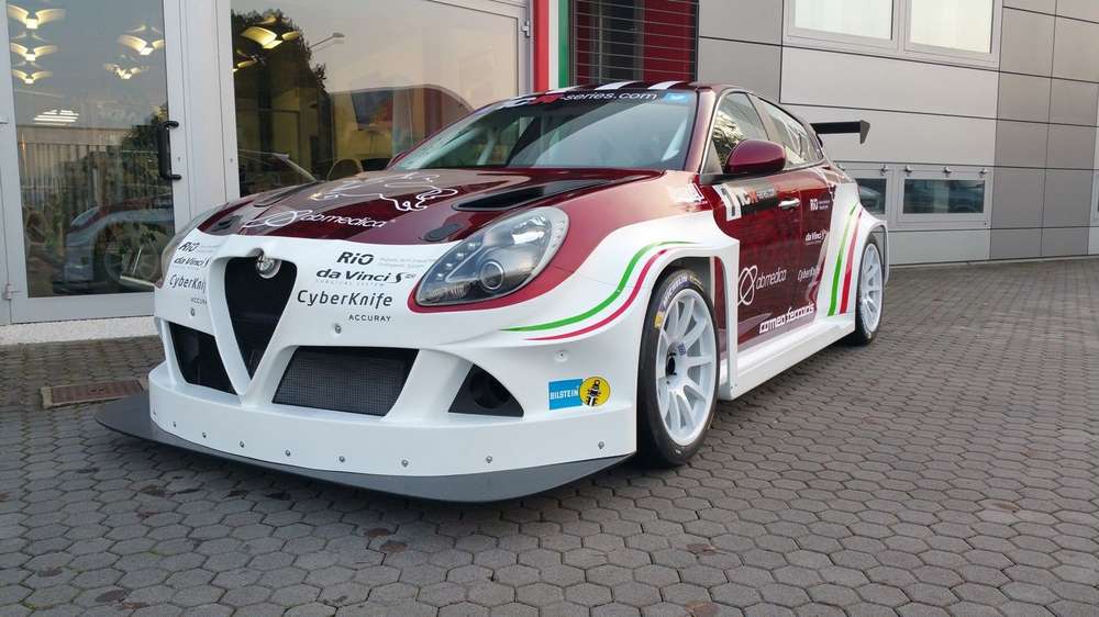 Alfa Romeo Giulietta отправляется на гоночный трек
