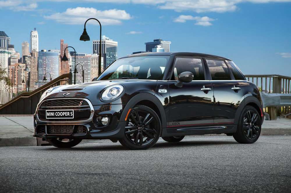 Mini Cooper S одели в карбон