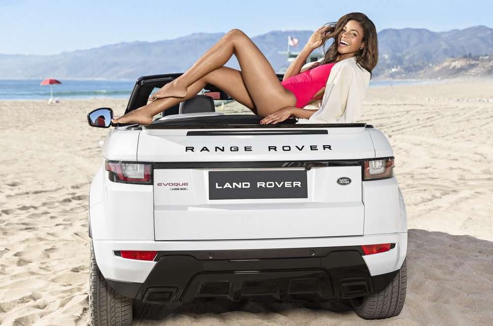 Мгновение красоты: кабриолет Range Rover Evoque и великолепная мисс Манипенни