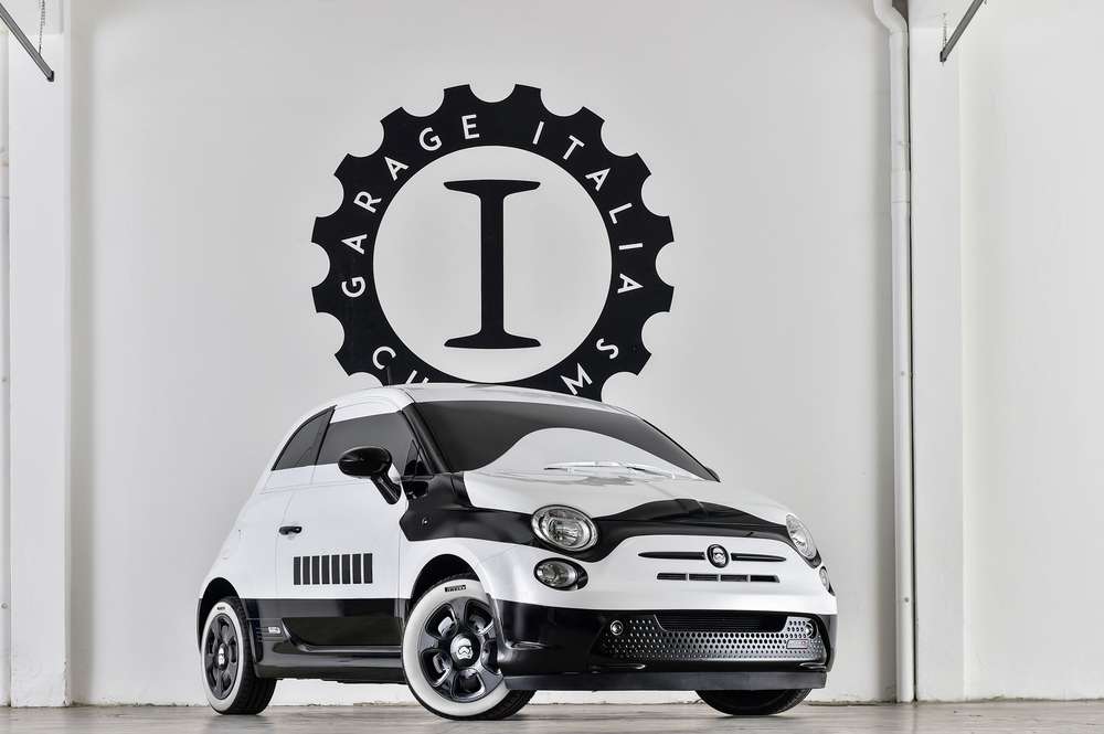 Хэтчбэк Fiat 500 обернулся «имперским штурмовиком»