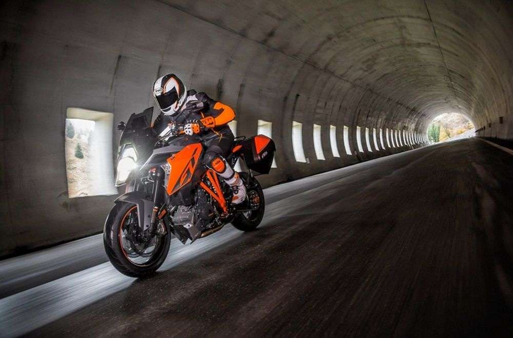 КТМ привезла на EICMA байк для туристов и спортсменов