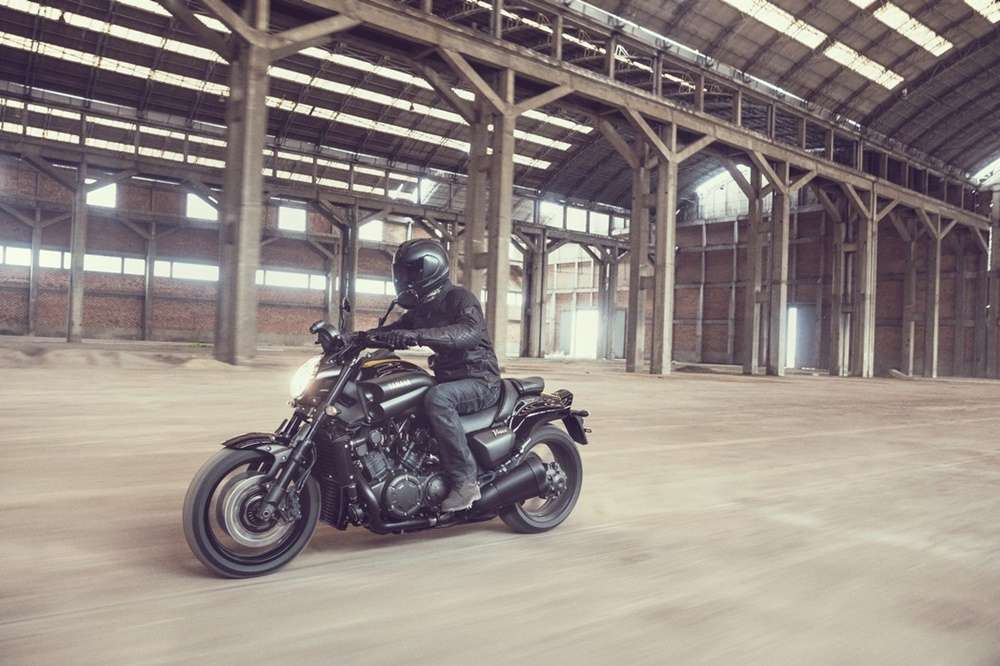 Новый пауэр-круизер Yamaha VMAX 2016 модельного года