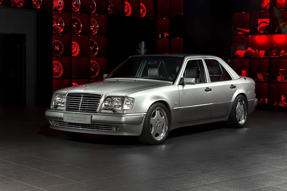 Лимитированный Mercedes E60 AMG получил свежий интерьер