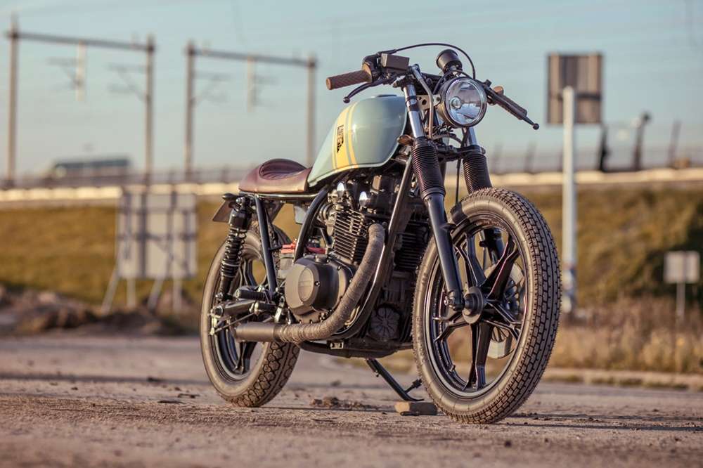 Suzuki GS450: кафе рейсер от Wrench Kings