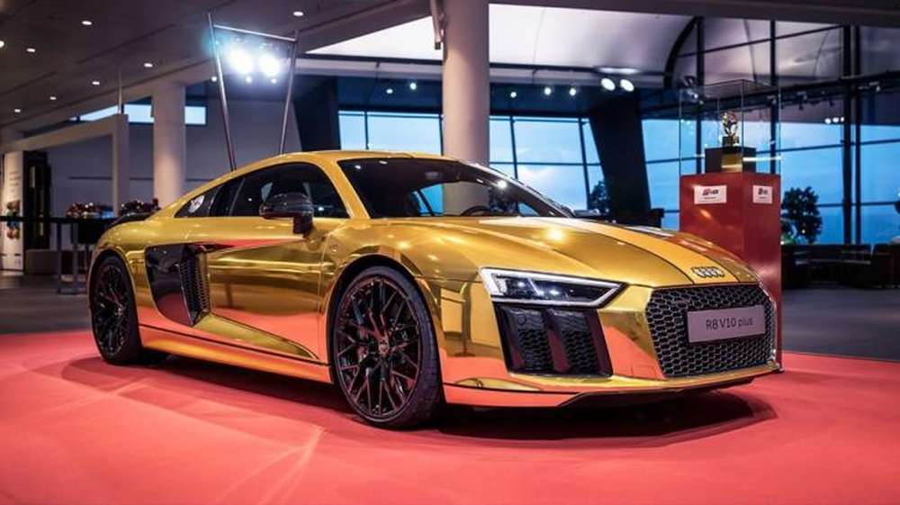 Audi выкрасила R8 V10 Plus в золото