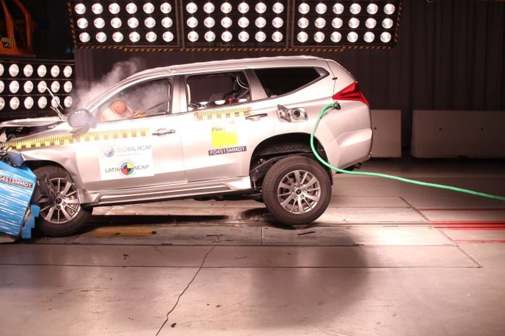 Latin NCAP разбили новый Mitsubishi Pajero Sport