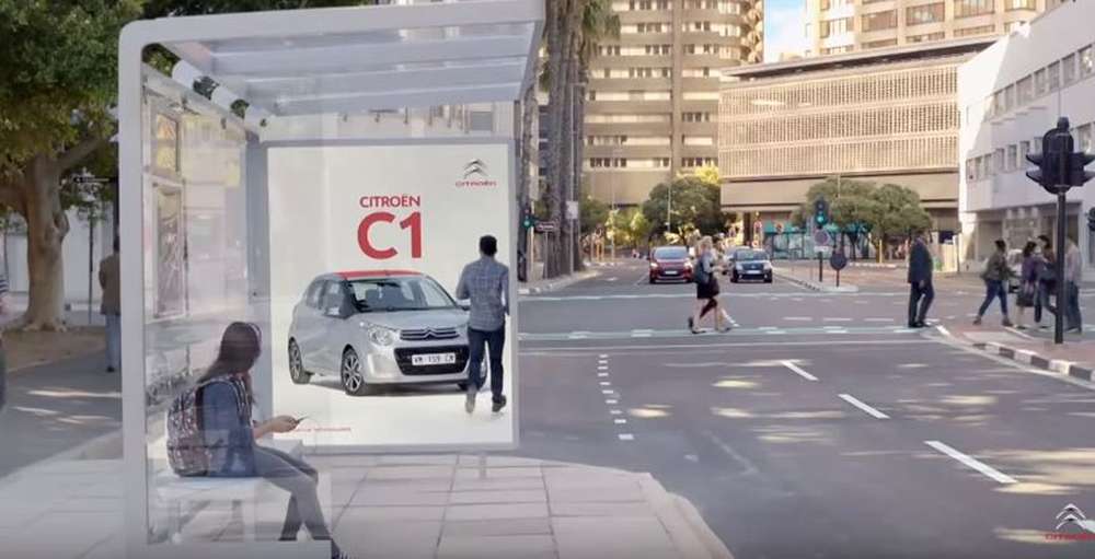 Citroen C1 на остановке