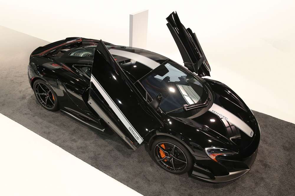 На CES-2016 приехал прототип нового суперкара McLaren