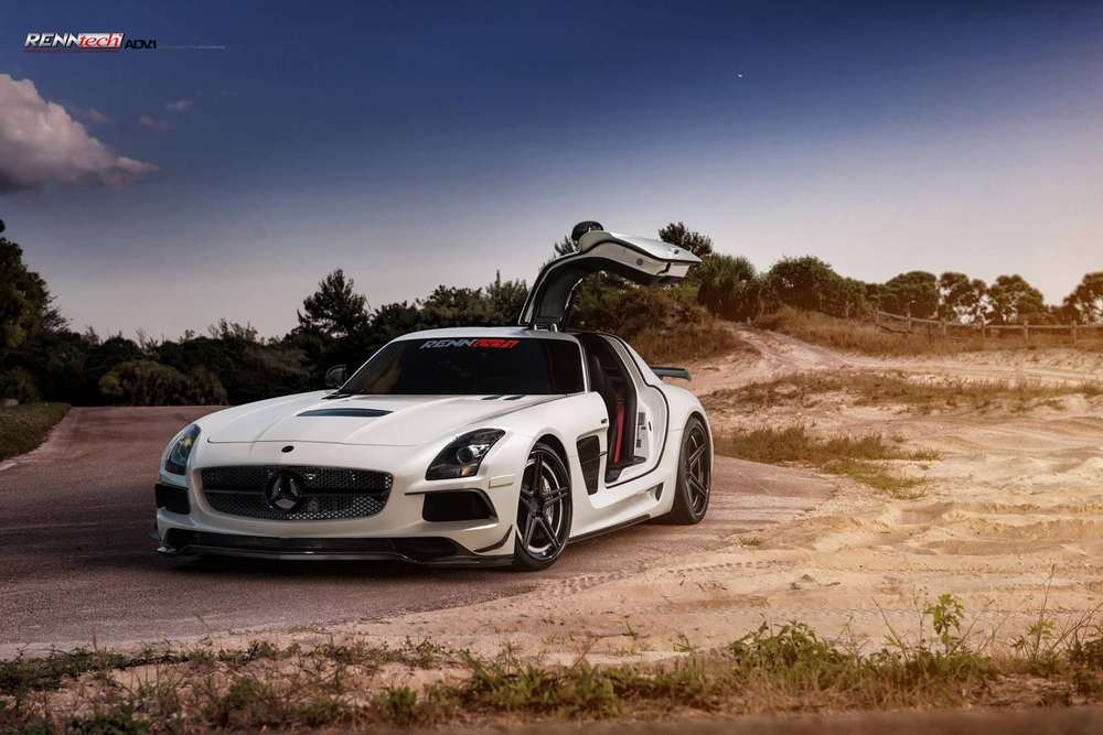 Спорткар Mercedes SLS AMG Black Series посетил тюнинг-ателье RENNtech