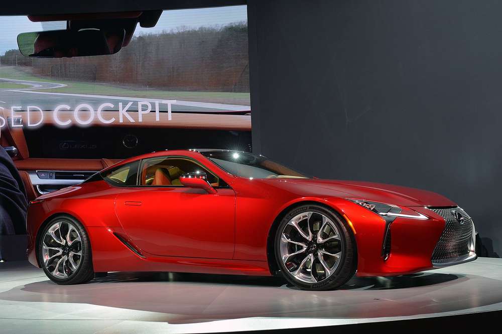 В Детройте состоялась премьера нового флагманского купе Lexus LC500