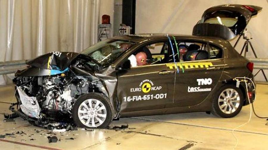 У нового хэтчбэка Fiat Tipo возникли проблемы с прохождением краш-теста Euro NCAP