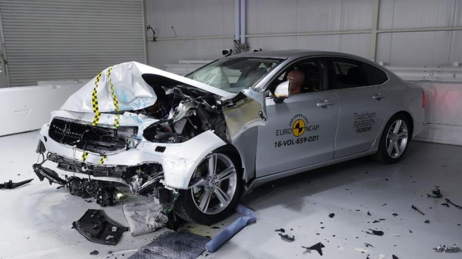 Volvo S90 и V90 успешно справились с тестами Euro NCAP