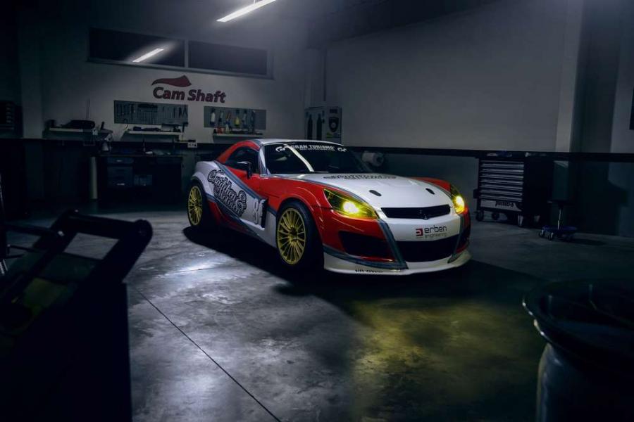 Opel GT 2008 стал гоночным автомобилем