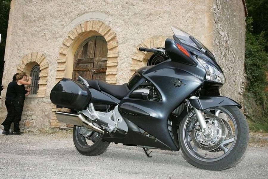 Мотоцикл Honda ST 1300 Pan European 2014 обзор