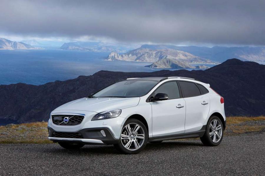 Volvo оснастила V40 Cross Country новым двигателем T5 Drive-E