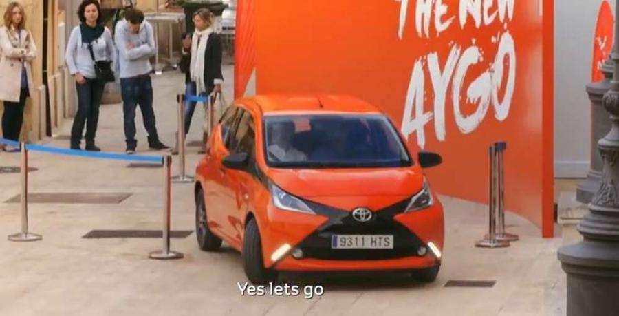 Необычная презентация Toyota Aygo