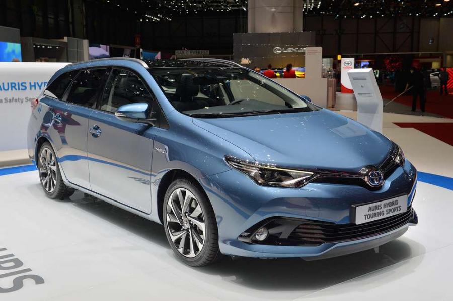 Toyota привезла в Женеву обновленный Auris