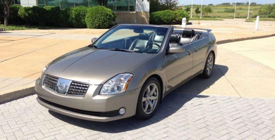 На eBay не продали уникальный кабриолет Nissan Maxima 2004