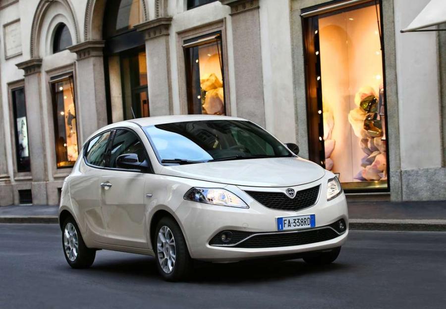 Компания Lancia представила обновленный хэтчбэк Ypsilon