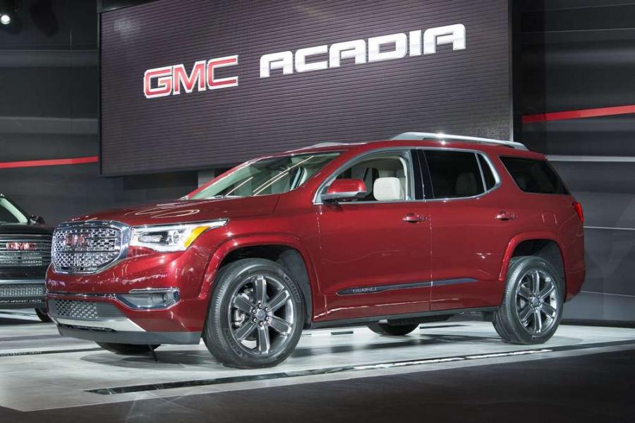 Обновлённый внедорожник GMC Acadia 2017 модельного года гостит в Детройте