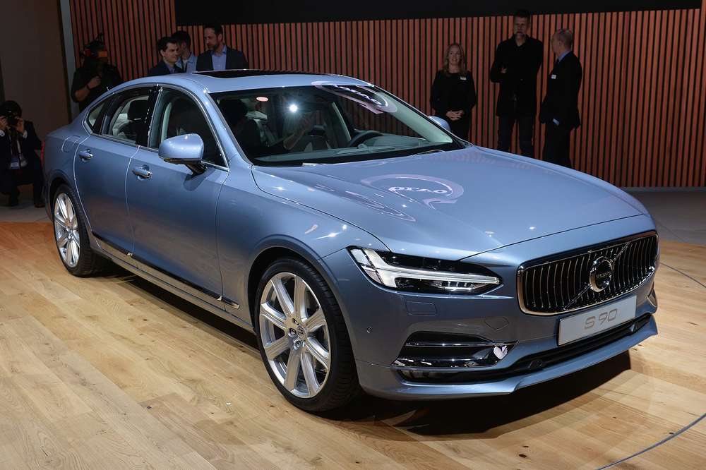 Volvo S90 2016 модельного года официально представили в Детройте