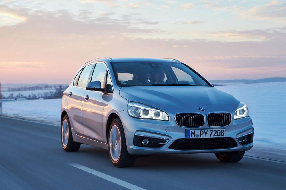 Состоялась премьера гибридного минивэна BMW 225xe Active Tourer 2016 м.г.