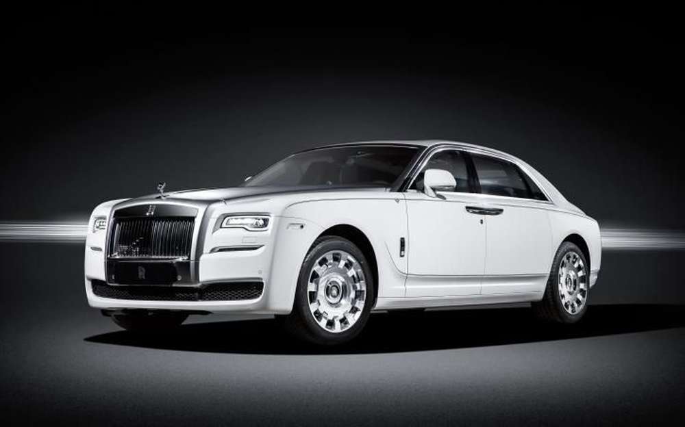 Rolls-Royce представил особую версию седана Ghost – Eternal Love