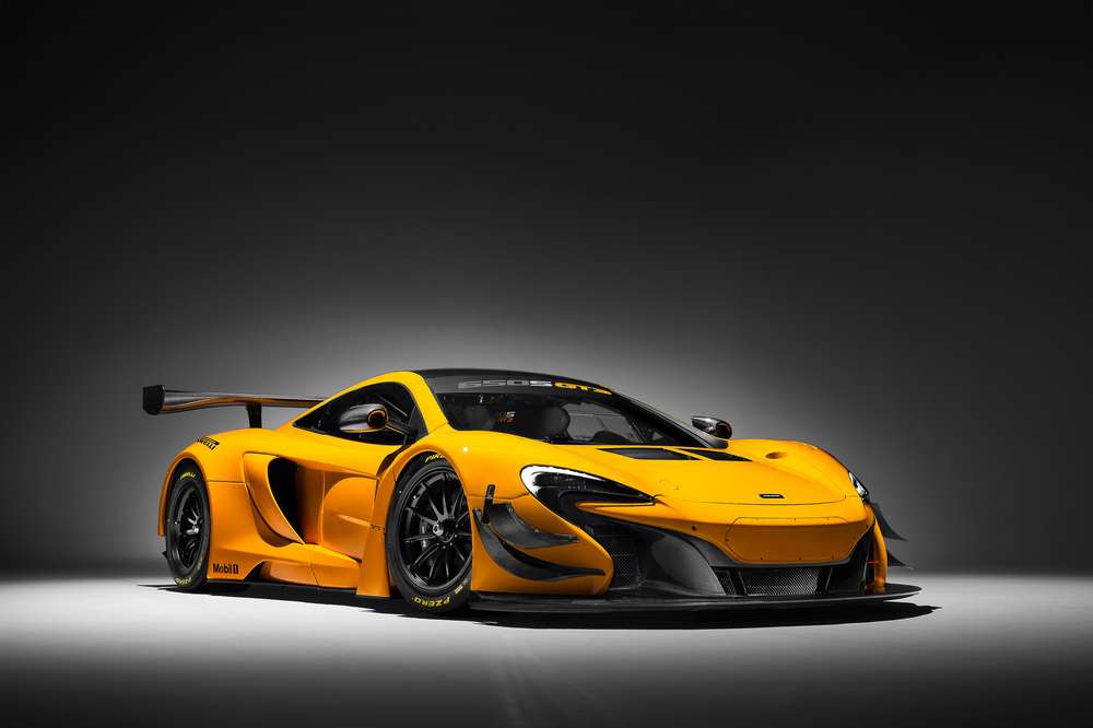 Гоночное купе Mclaren McLaren 650S GT3 2016 года показали на фото