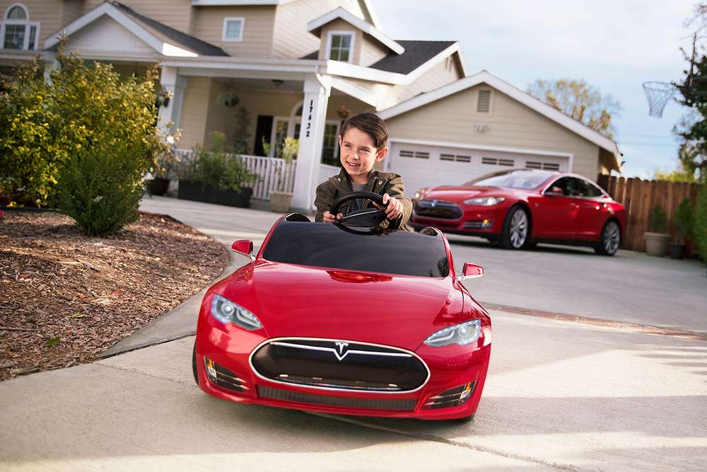 Американцы представили детскую Tesla Model S стоимостью 500$