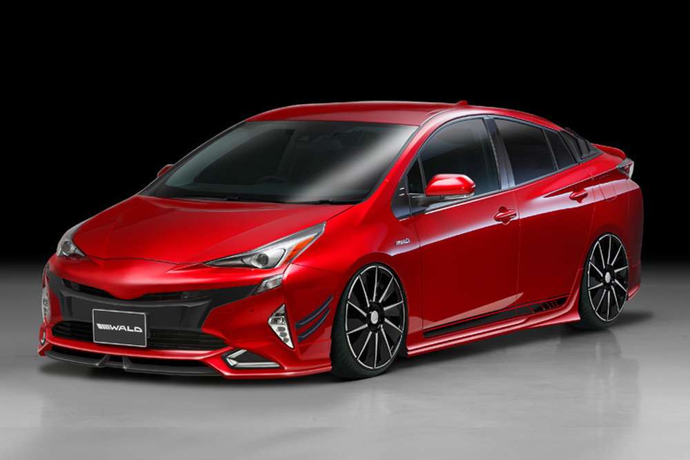 Тюнинг-ателье Wald представило новый обвес для Toyota Prius нового поколения