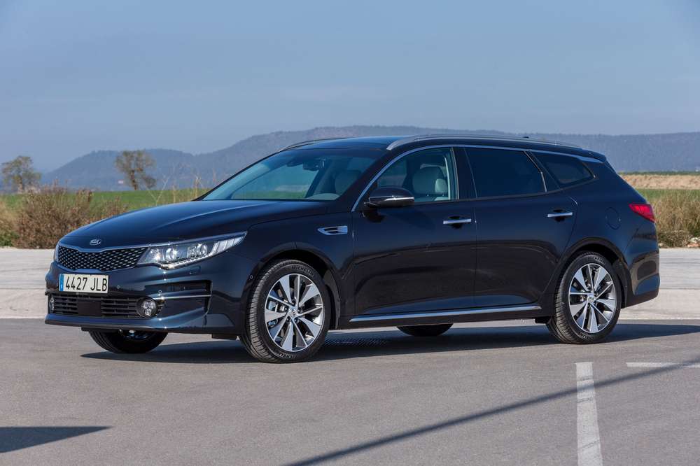 Kia Motors снимает гриф секретности с универсала Optima SW