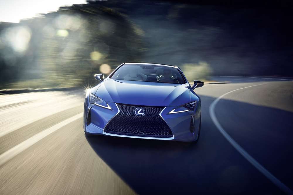Компания Lexus рассекретила характеристики гибридного купе LC500h