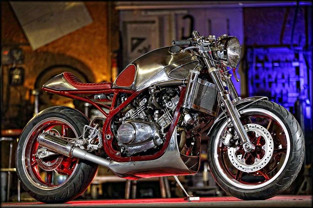 Эксклюзивный кафе-рейсер Honda VF500F Interceptor от Rodsmith Motorcycles