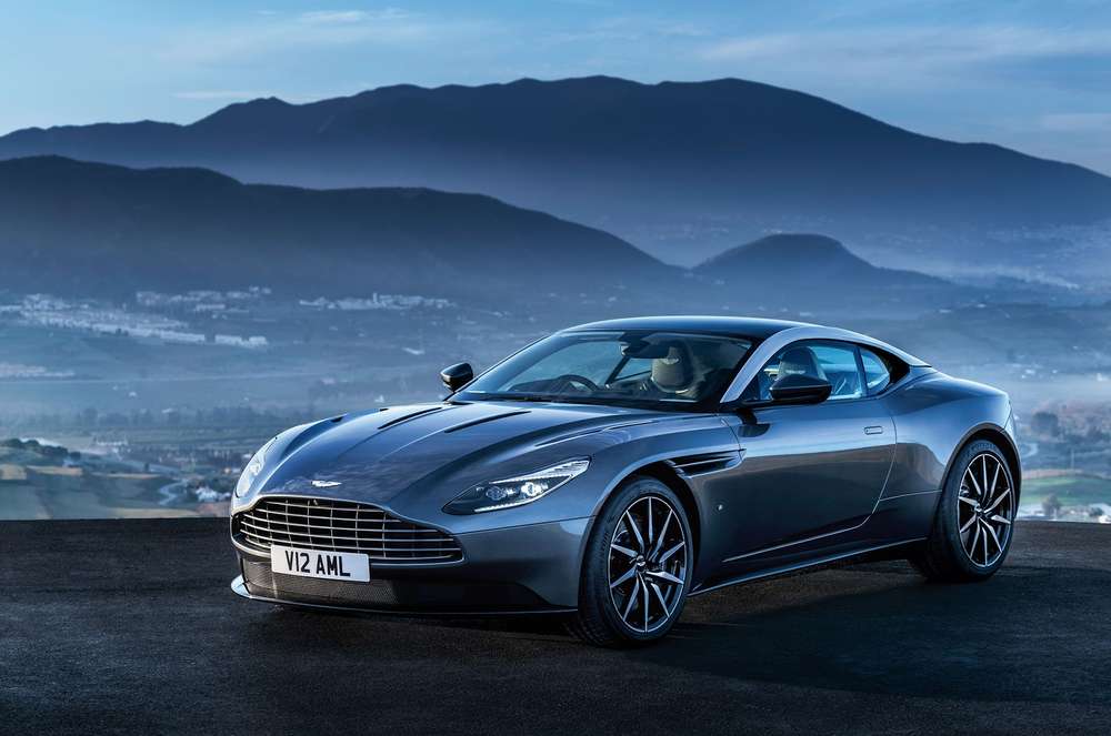 Купе Aston Martin DB11 показали на официальных снимках